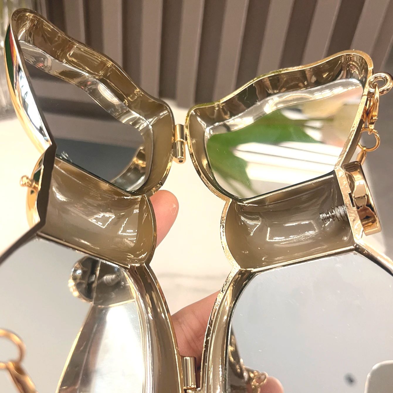 ゴールデンイブニングバッグ財布とハンドバッグ高級デザイナーシ - Luxury Bags Reseller のレビューと価格