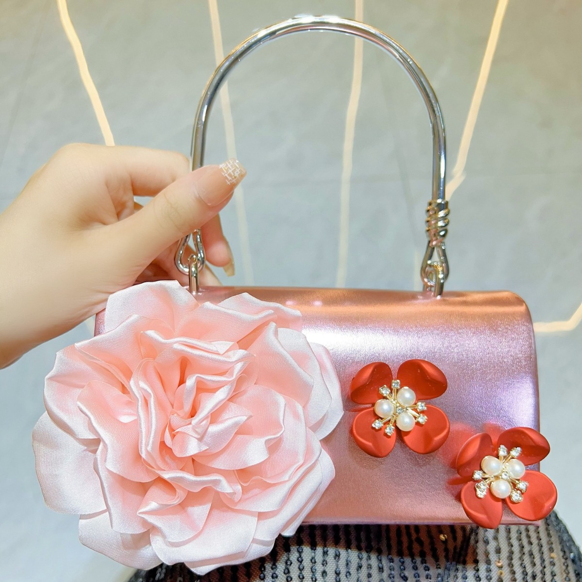高級ゴールド 3D フラワークラッチバッグ女性フォーマル誕生 - Luxury Bags White のレビューと価格