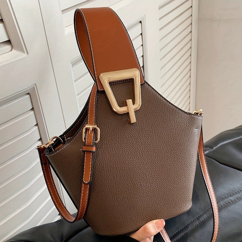 エレガントな白いペブルドバケットバッグ、ブラウンのアクセント - Luxury Bags White のレビューと価格