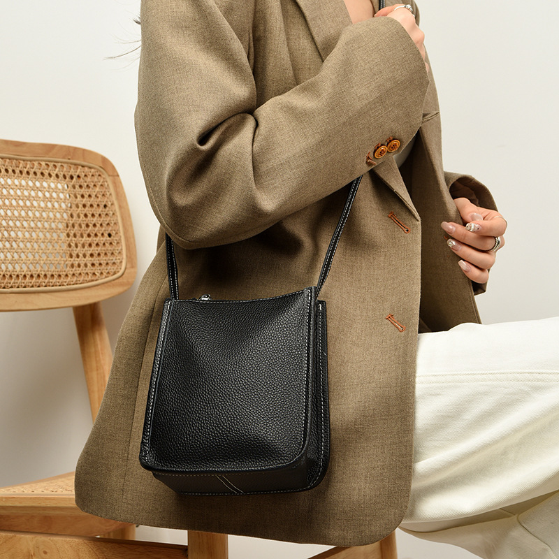本革製レディースメッセンジャーバッグ ファッションショルダー - Wristlet Wallet Zipper のレビューと価格
